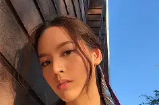 娱乐圈一日三爆瓜！同居、人设翻车、被滞留海外个个戳中眼球