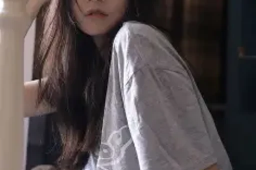 吃瓜群众吵翻！网红爆料是真是假？鹿晗直接报警让她求锤得锤